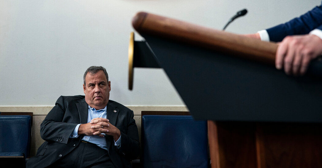 Christie Says He Was ‘Wrong’ Not to Wear Masks at White
House 1