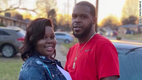 The officer shot while executing a warrant at Breonna
Taylor's home has sued her boyfriend 1