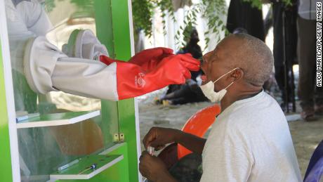 Nigerian scientists develop cheaper and faster Covid-19 test
kits 1
