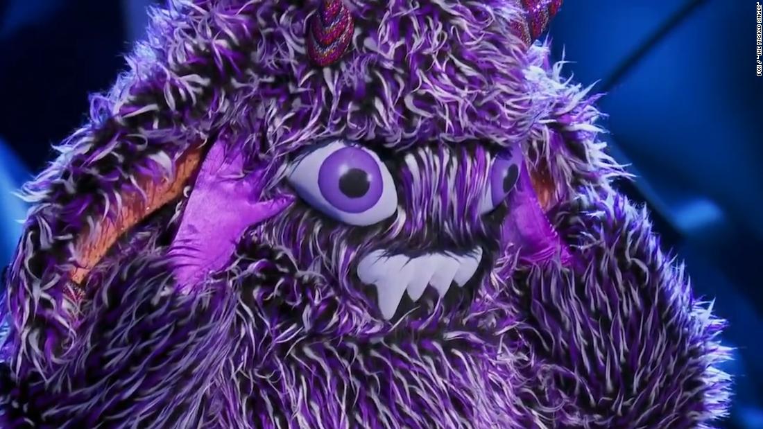 Watch Gremlin reveal his identity on 'The Masked
Singer' 1