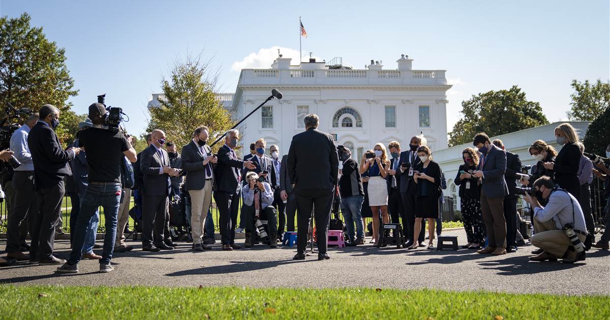 'Hopefully it's a wake-up call': Voters react to Trump's
Covid-19 diagnosis 1