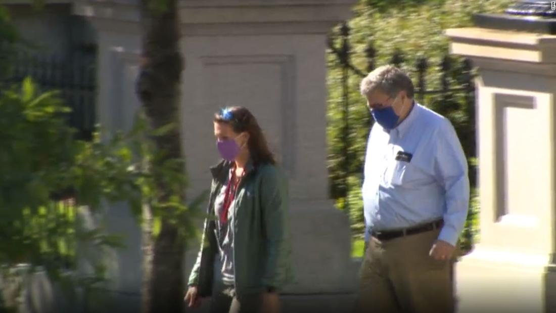 Attorney General Barr chooses not to quarantine despite
possible exposure to Covid-19 1