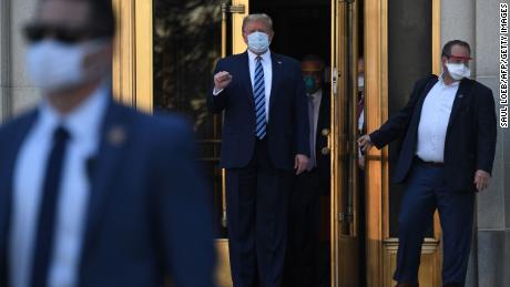 White House prepared for Trump to return to Oval
Office 1