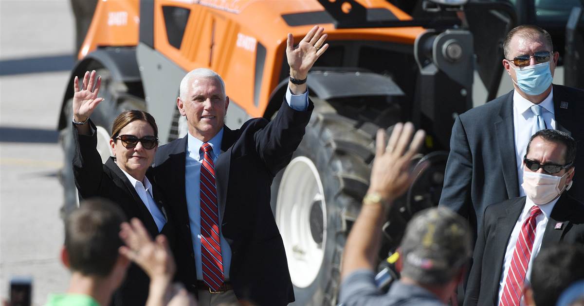 Trump campaign does little to adjust to realities of
Covid-19 outbreak 1