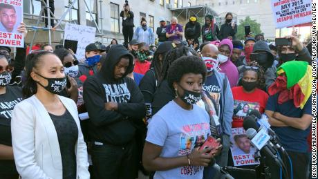 Jay-Z and Team Roc pay fees for those arrested in Wisconsin
protests 1