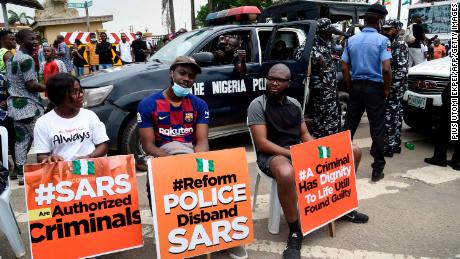 Kanye West and other stars join global protests over police
brutality in Nigeria 1