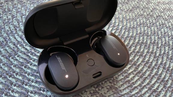 Bose QuietComfort Earbuds: class-leading noise
cancellation 1