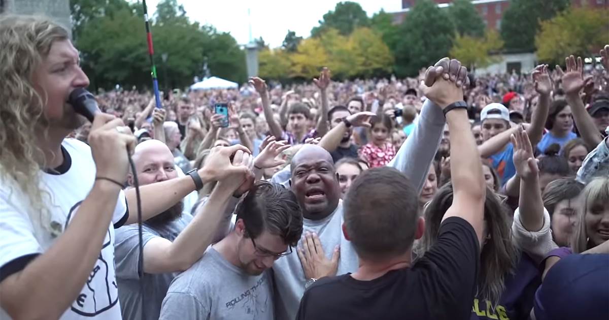 Authorities investigating large religious event in Nashville
with maskless crowds 1