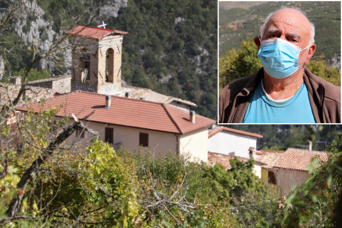 Sole 2 residents of tiny Italian town insist on masks and
social distancing 1