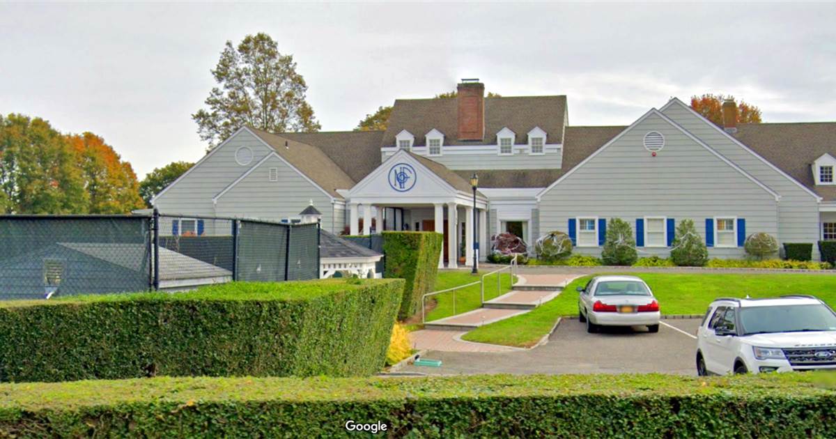 New York wedding and birthday party lead to 56 Covid cases,
nearly 300 in quarantine 1