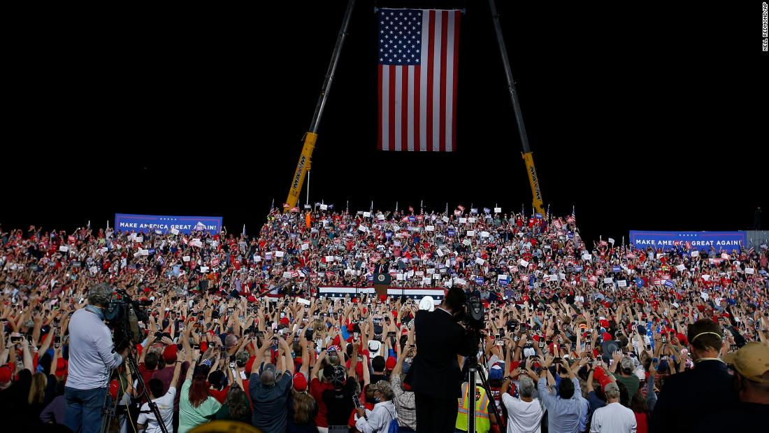 2 people who attended Trump's rally in North Carolina have
tested positive for coronavirus 1
