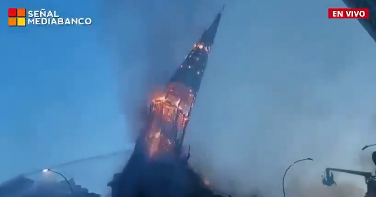 PURE EVIL: Churches Torched and Razed to the Ground During
Anti-Government Riots in Chile 1