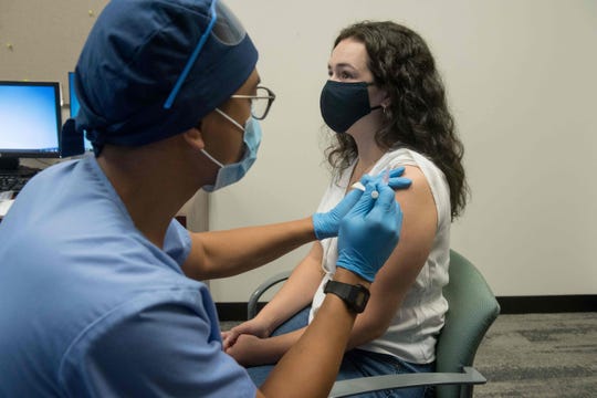 Eli Lilly and Johnson & Johnson have paused COVID-19
vaccine trials. Why experts say that's reassuring, not
frightening. 1
