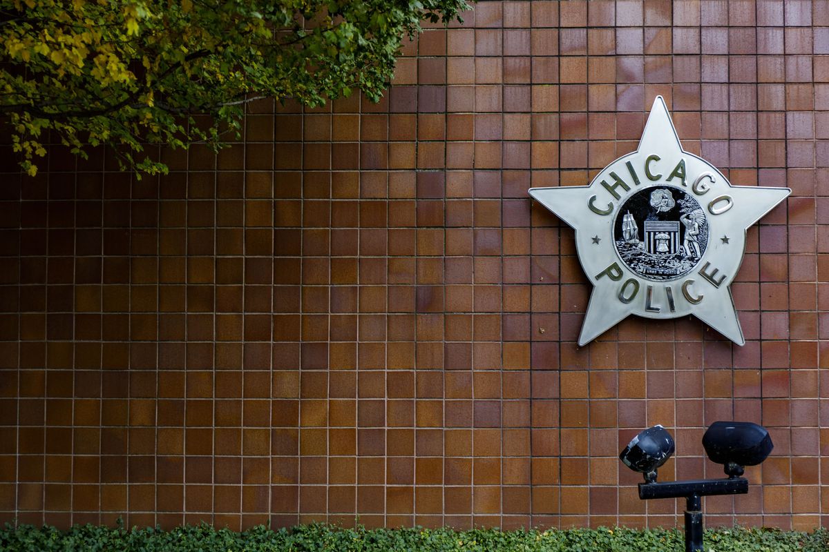 Inspector general finds shortcomings in how Chicago Police
Department supports officers involved in shootings 1 Inspector general finds shortcomings in how Chicago Police
Department supports officers involved in shootings 1