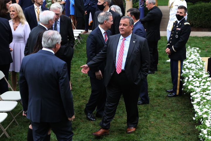 Chris Christie Won’t Blame Trump For COVID-19, Says He
Should’ve Worn Mask 1