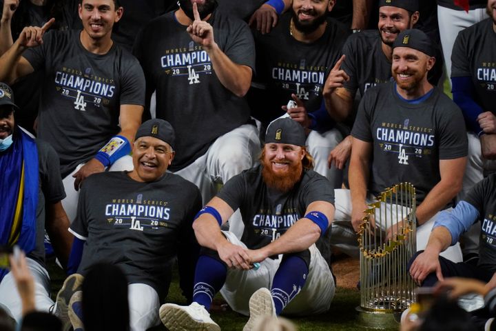 Coronavirus-Infected Justin Turner Ditches Mask To Party
With Dodgers Teammates 1