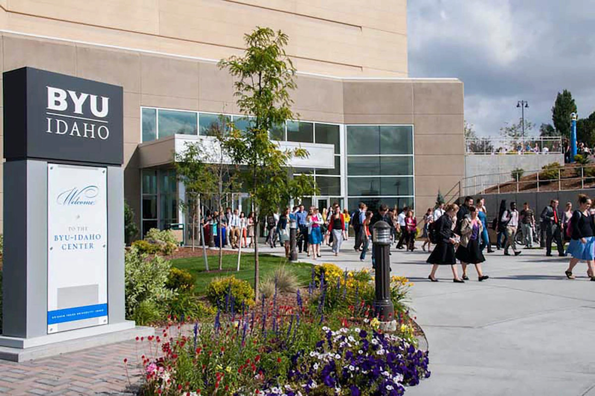 Students may have intentionally contracted COVID-19 to sell
plasma: University 1