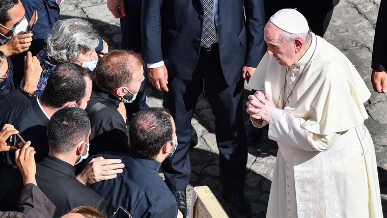 Four members of corps that protects Pope Francis test
positive for Covid-19 1