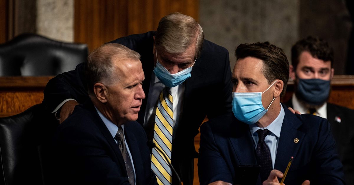 Coronavirus spreads on panel handling Supreme Court
nomination 1