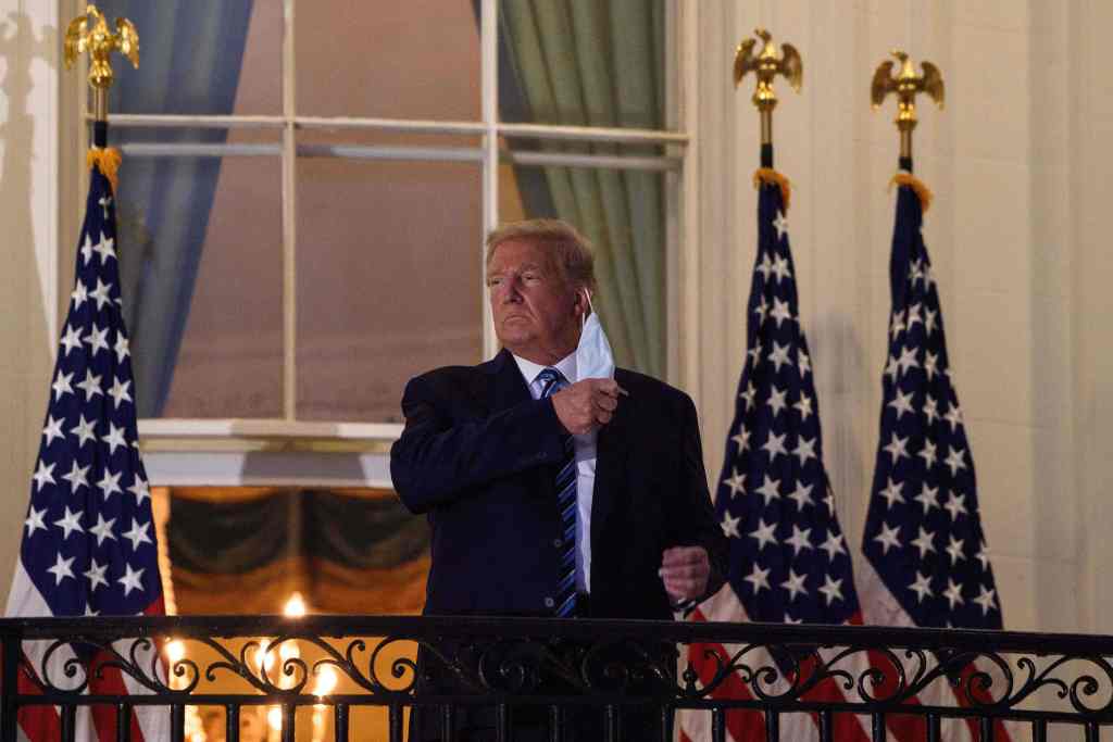 Kristof: Americans should learn from Trump’s infection and
don masks 1