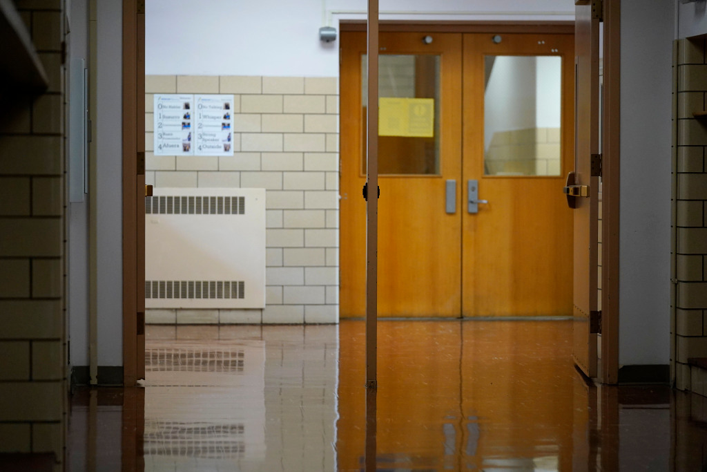 Denver Public Schools to delay reopening middle and high
schools to in-person learning 1