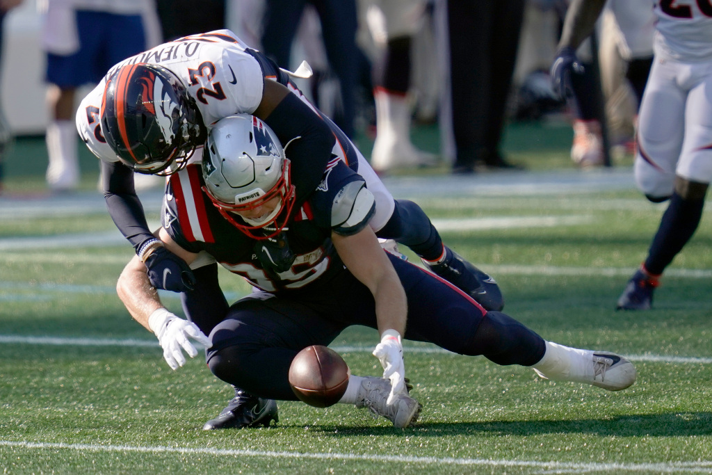 Broncos Report Card: Defense, kicking game carry day in win
over Patriots 1