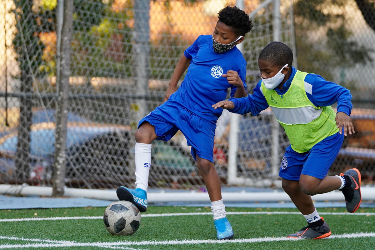 De Blasio’s newest low: charging public schools to use
athletic fields 1