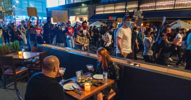 WATCH: Black Lives Matter Protesters Accost Diners in
Manhattan; Orthodox Jews Sue Cuomo over Brooklyn
Restrictions 1