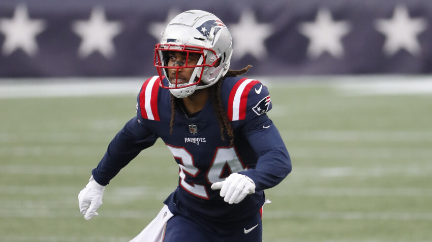 Stephon Gilmore added to Patriots' injury report and limited
at Thursday's practice 1