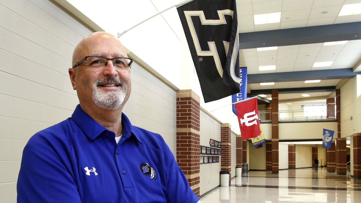 Hundreds of students, staff throughout Northwest Indiana
school districts reported as close contacts, placed in
quarantine 1 Hundreds of students, staff throughout Northwest Indiana
school districts reported as close contacts, placed in
quarantine 1