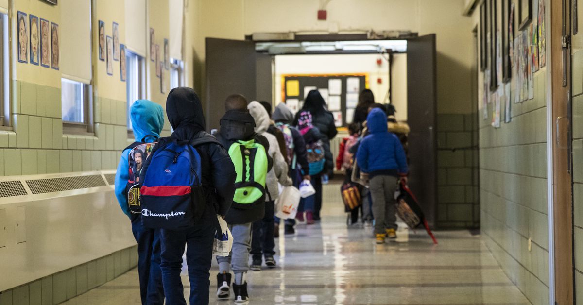 Lawmakers pen letter to Lightfoot, CPS asking for remote
learning improvements, stronger safety measures before return to
classes 1
