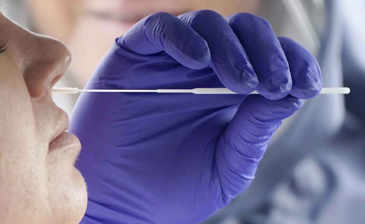 U.S. sees second-highest daily coronavirus numbers day after
setting record 1 U.S. sees second-highest daily coronavirus numbers day after
setting record 1