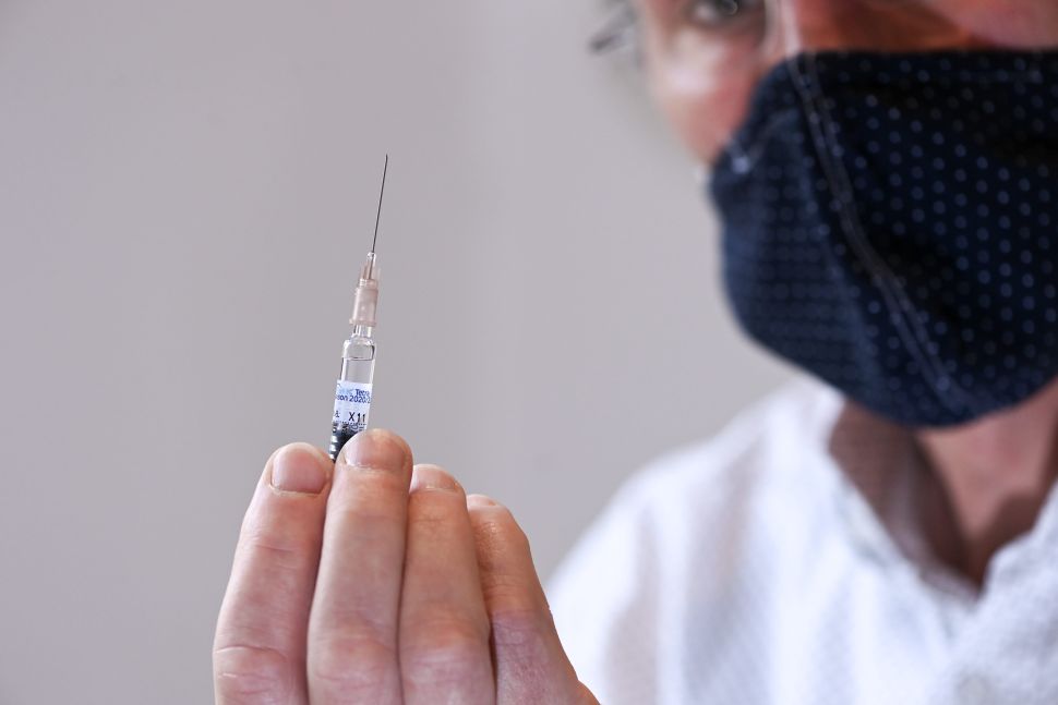 Moderna, Pfizer Say They’re Close to COVID-19 Vaccine, But
Huge Problems Remain 1