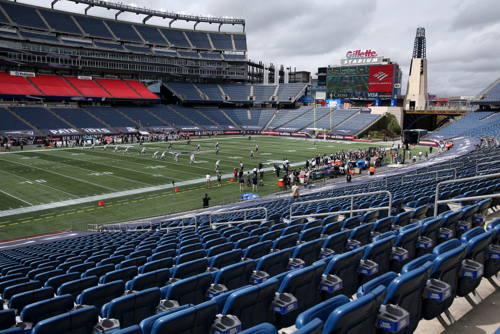 Patriots cancel practice after another positive COVID-19
test ahead of Broncos game, AP source says 1