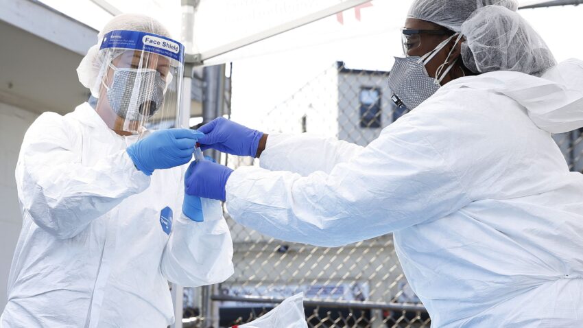 ‘This is a complete fabrication’: Harvard doctor rips White
House for listing ‘ending the COVID-19 pandemic’ as Trump
accomplishment 1