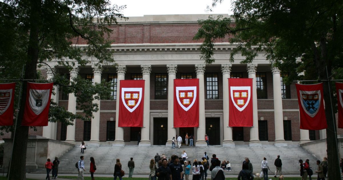 Harvard Study: Patients Who Recover From COVID-19 are
Immunized From Reinfection for Four Months 1