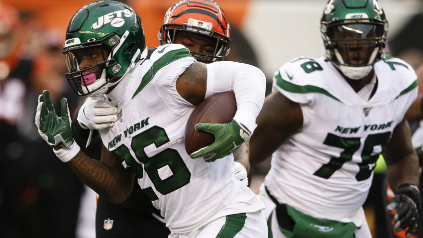 Sports Q: Should the Patriots sign Le'Veon Bell? 1