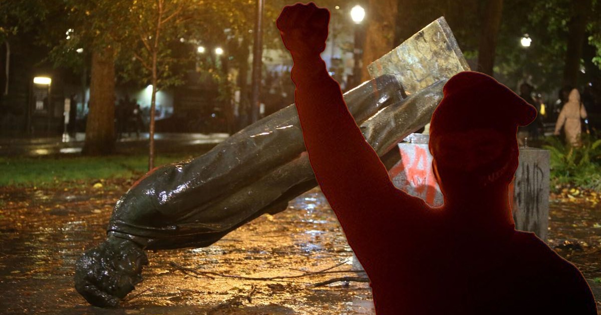 ‘DAY OF RAGE’: Portland Mob Destroys Teddy Roosevelt,
Lincoln Statues; Police Declare Riot 1