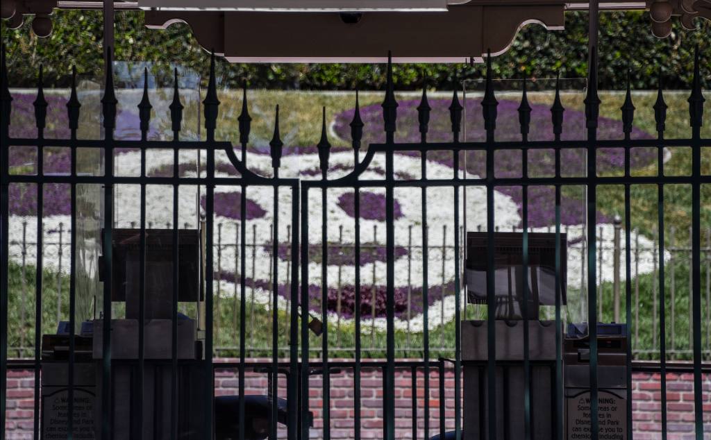 California theme park reopening plan coming ‘as soon as
possible,’ state official says 1