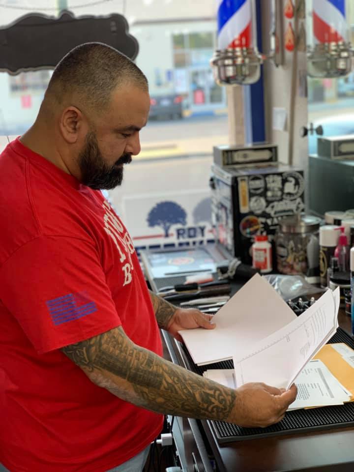 Coronavirus: Bay Area barbershop owner who refused to shut
down faces loss of business license 1