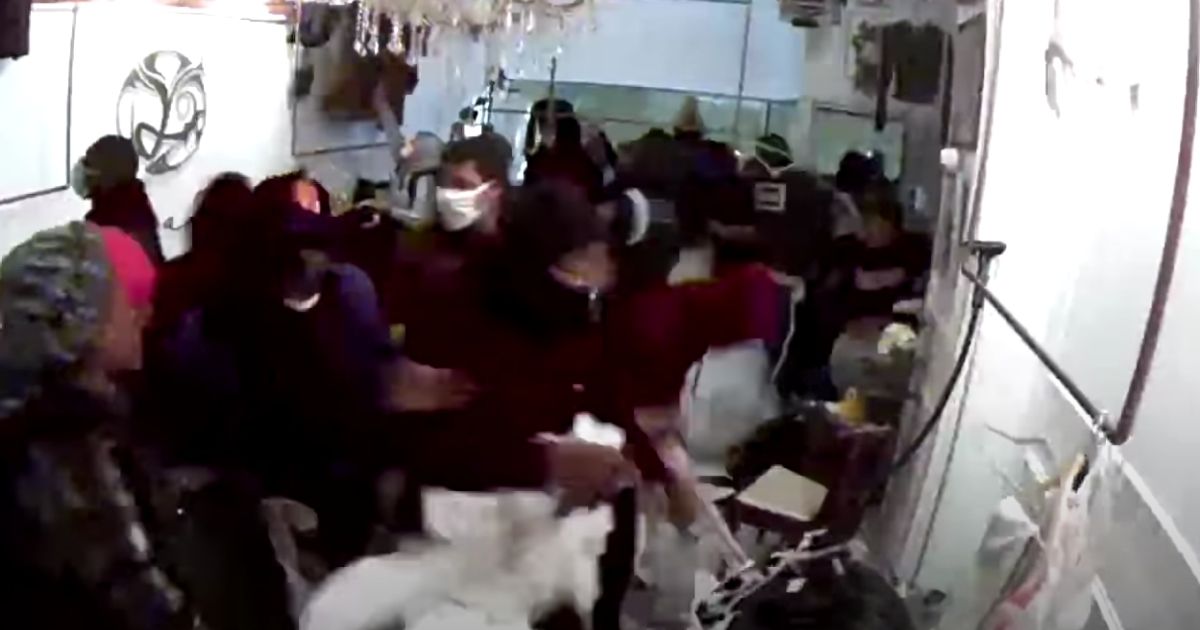 Video: Black-Owned Boutique Ransacked in Philly Riots, Owner
Left in Tears 1