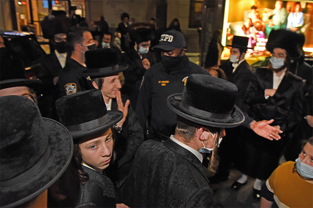 NY Board of Rabbis calls for ‘responsible behavior’
following protests 1