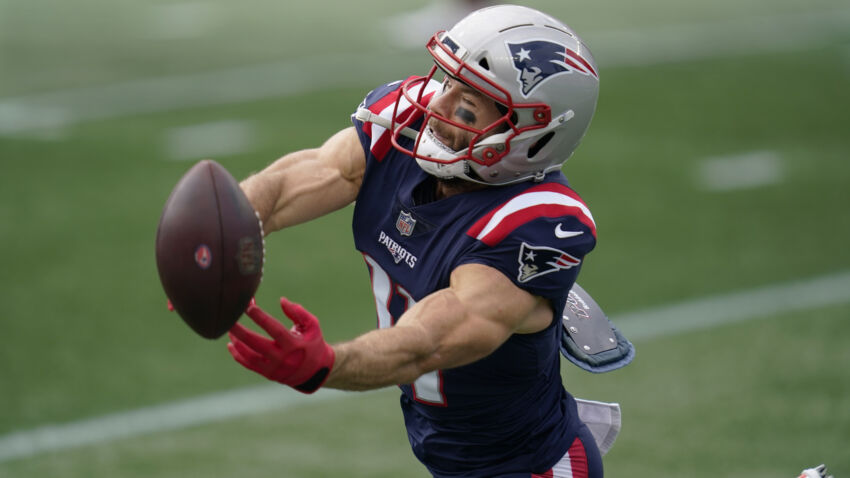 Patriots' Week 4 injury report: Julian Edelman, Sony Michel
limited in practice again 1
