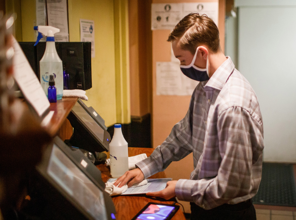 Gatherings are biggest contributing factor in new
coronavirus cases in Santa Cruz County 1