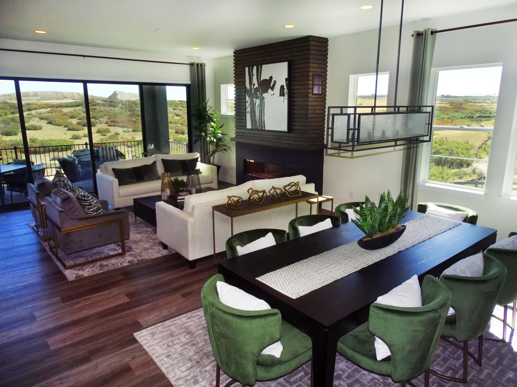 Room to breathe: Two all-ranch collections at The Canyons
earn fast sales for their spacious interiors, wide-open
amenities 1