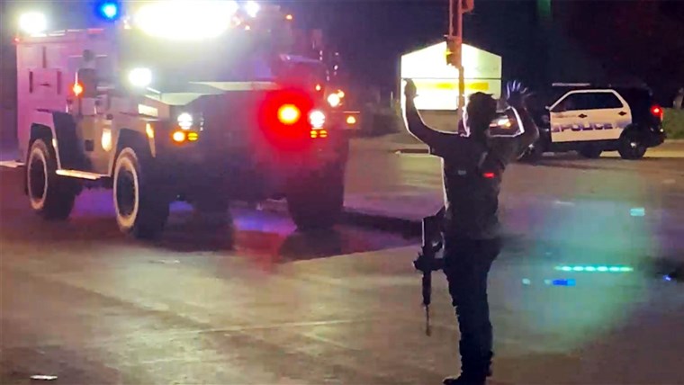 Teen charged with killing 2 Kenosha protesters extradited to
Wisconsin 1