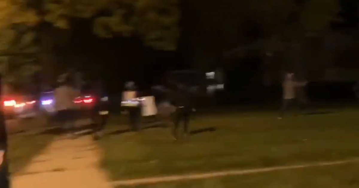 Rioting Erupts in Wisconsin After Black Police Officer
Cleared in Use-of-Force Incident by Prosecutor 1