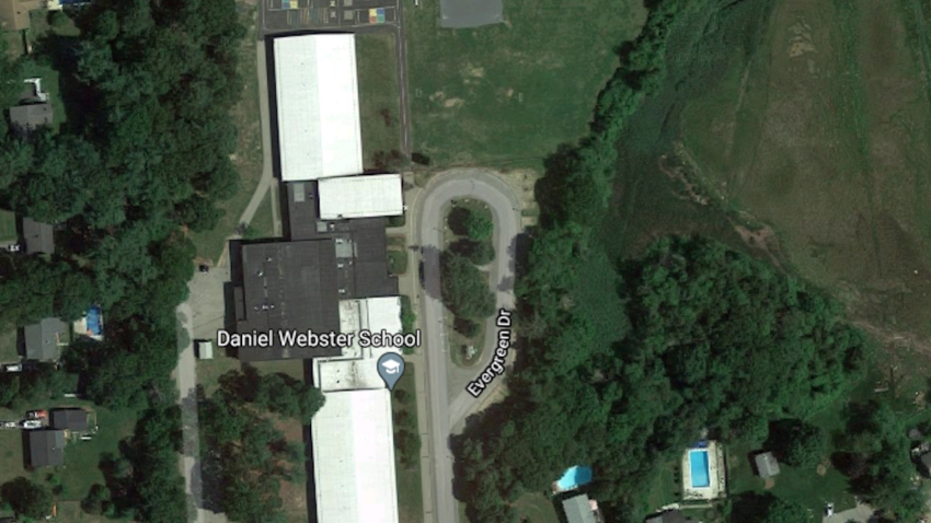 Marshfield elementary school reports 6 new COVID-19 cases,
moves to fully remote learning 1