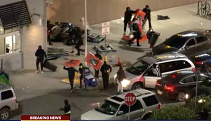 Local Reporter Surveys Philly Strip Mall Ravaged by BLM
Riots 1