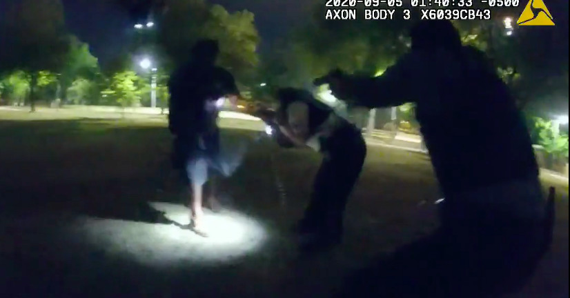 Video shows cops fatally shoot man who stabbed
officer 1